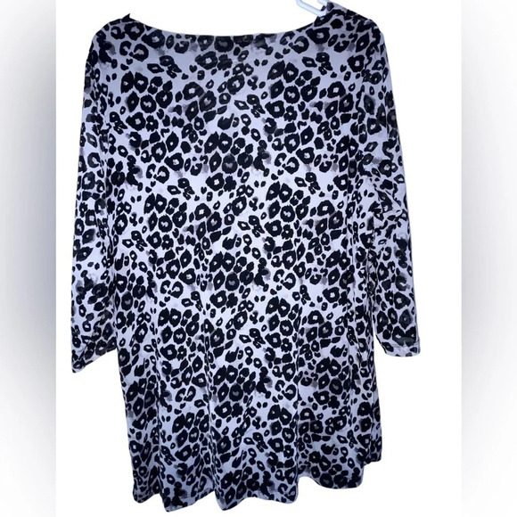 Laura Ashley Gray Leopard Print Cowl Neck 3/4 Sleeve Blouse Size 1X Animal - Picture 2 of 6